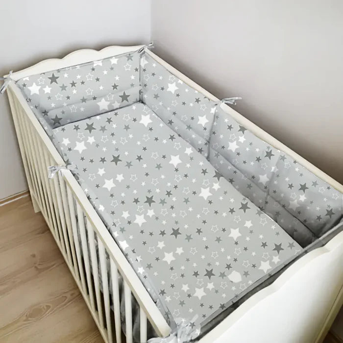 Setul de pătuț pentru copii (saltea, cearșaf si barieră de protecție)