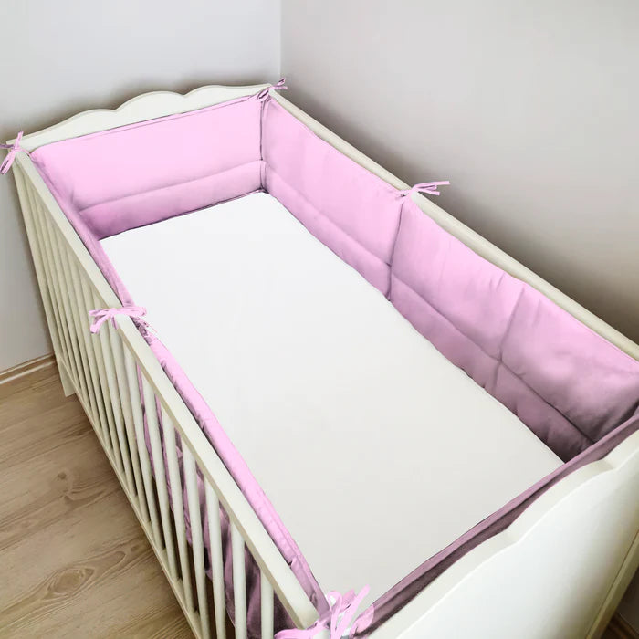 Setul de pătuț pentru copii (saltea, cearșaf si barieră de protecție)