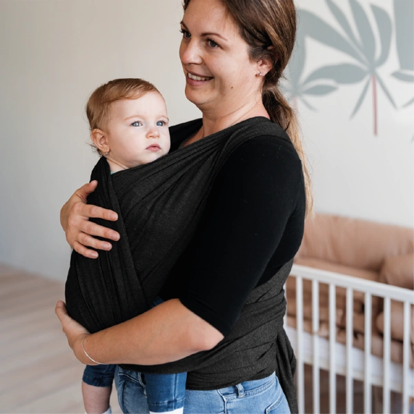 Wrap elastic - sistem sănătos și confortabil de purtare nou-născut