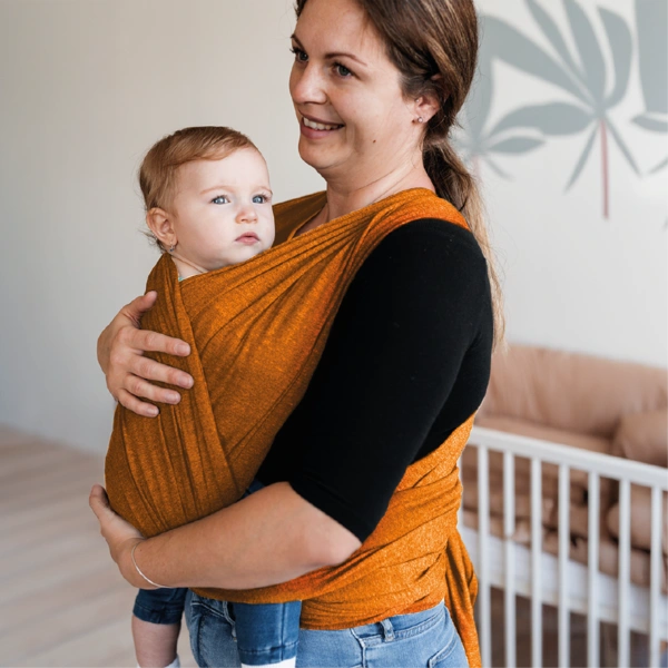 Wrap elastic - sistem sănătos și confortabil de purtare nou-născut